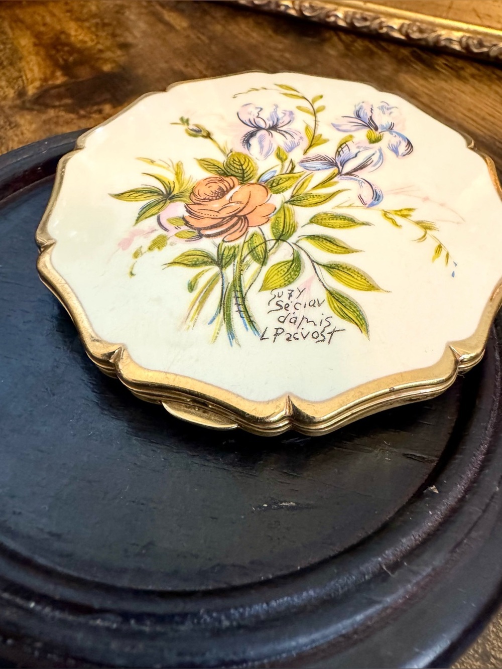 Vintage Hand-Painted Stratton Mirror Compact - Picture 5 of 14